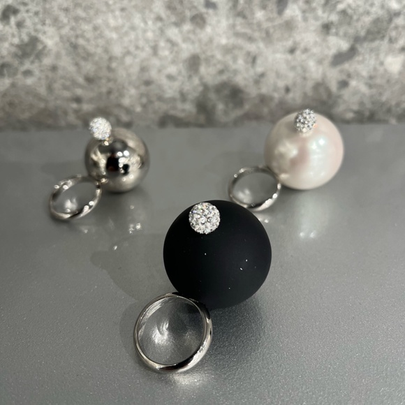 Givenchy 4G PEARL RING WITH CRYSTALS - BLACK - NEW WITH TAGS - Picture 7 of 12